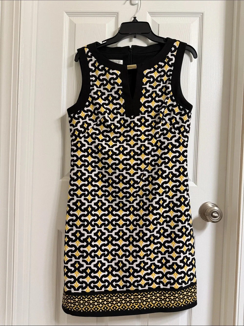London Times Black, White & Yellow Sleeveless Geometric Shift Dress